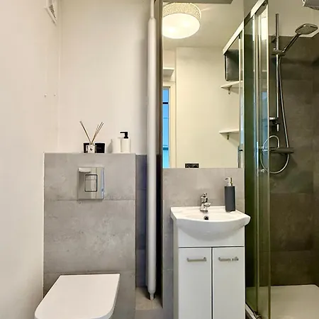 Cosy Solidarnosci Avenue דירה