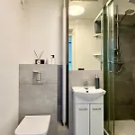 Cosy Solidarnosci Avenue Апартаменты
