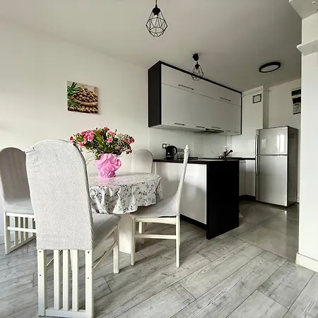 Апартаменты Cosy Solidarnosci Avenue *