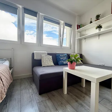 Cosy Solidarnosci Avenue Апартаменты *